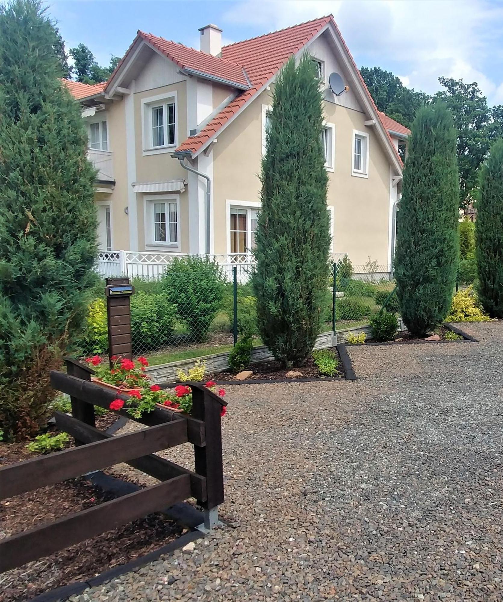 Willa Axla Kudowa-Zdrój Esterno foto